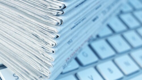 Zeitschriften auf Tastatur